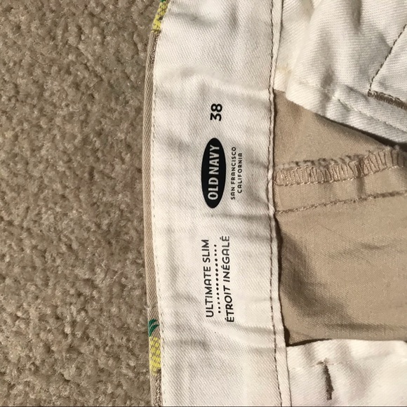 Khaki shorts with pineapples - Picture 2 of 2